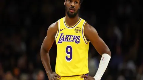 独家揭秘：36岁法国足球名将穆萨-西索科华丽转身，加盟雅典豪门帕纳辛奈科斯！