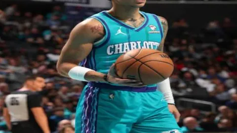 阿尔克马尔与巴塞罗那半决赛交锋，萨尔茨堡挑战特拉布宗体育一役